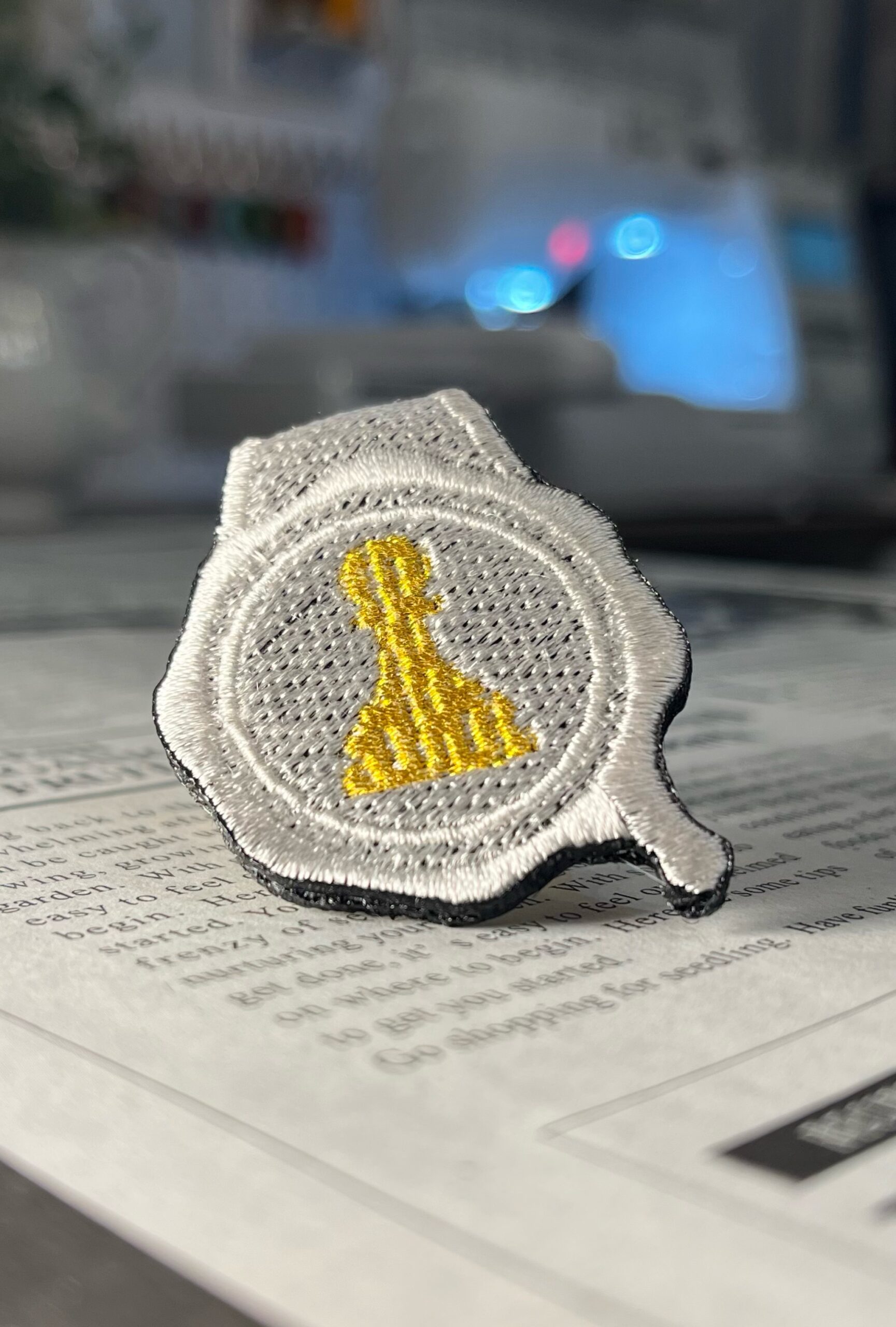 ポーンの刺繍リング